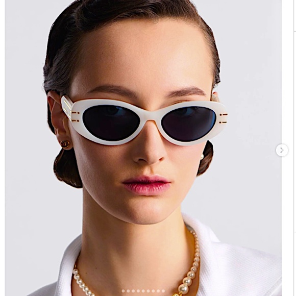 Sunglasses Round & Oval DIOR  DiorSignature B8U 53MM Butterfly Sunglasses - Picture 4 of 11